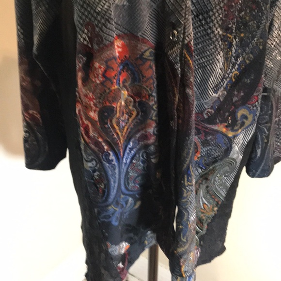 “UNIQUE MULTI FABRIC” Grey and abstract coloured patterns long sleeved sweater. - Picture 3 of 13